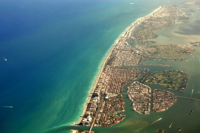 Miami Beach from the air, the barrier island and the islands of Biscayne Bay