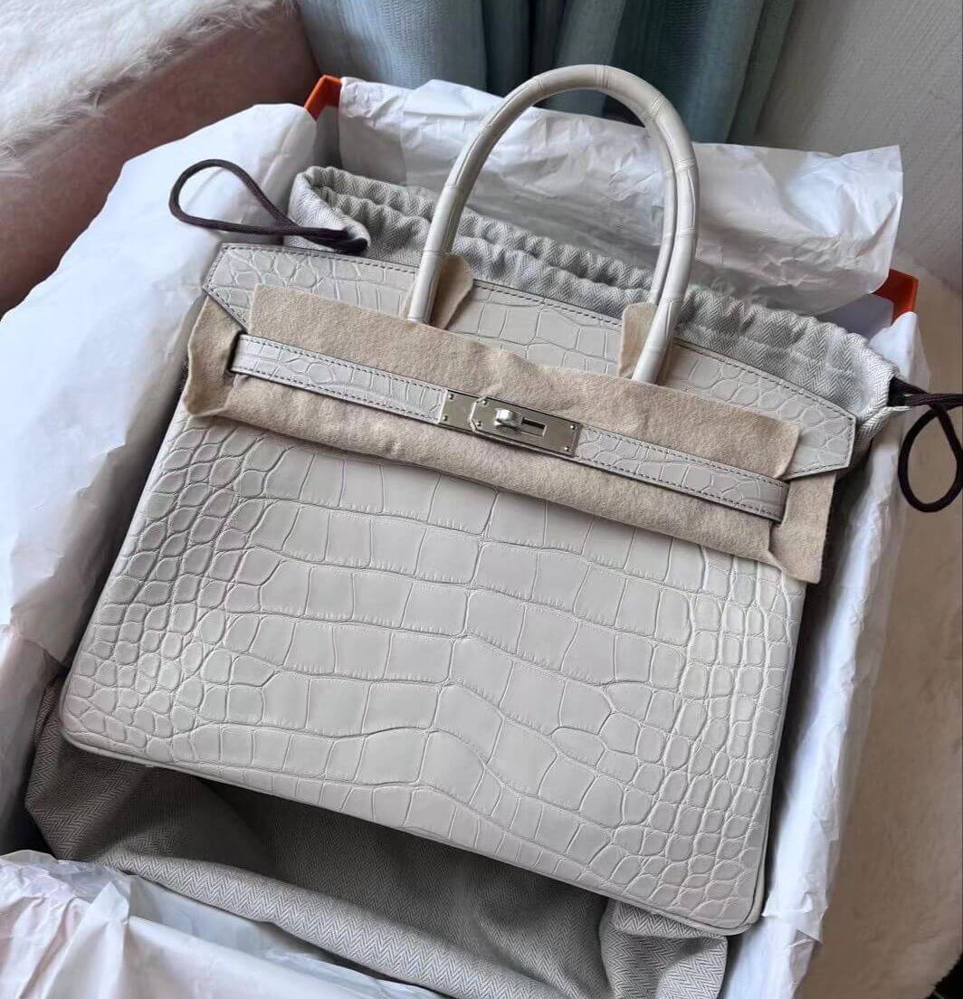 Personal Shopping for a white crocodile leather Hermes Birkin bag.